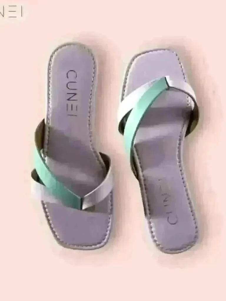 Lilac Singularity Flats