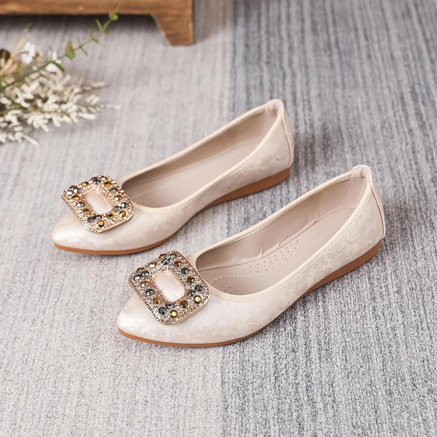 Women's Flats, Foldable Ballet Flats for Women, Sparkly Rhinestone Buckle Pointed Toe Comfort Light Weight Slip-On Dress Shoes