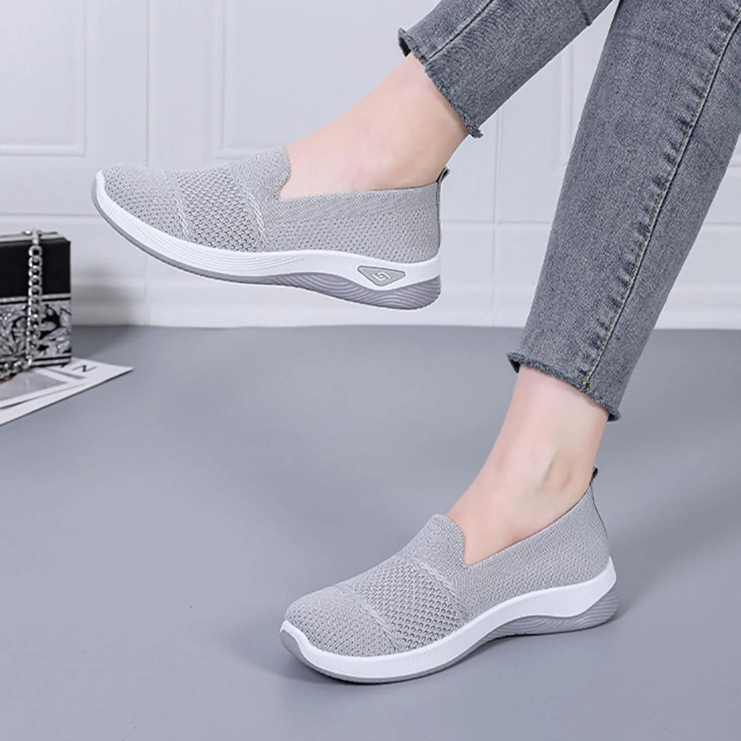 Women's Mesh Flats Shoes Breathable Slip on Shoes Casual Comfort Shoe Plus Size Trendy Shoes Walking Flats Shoe